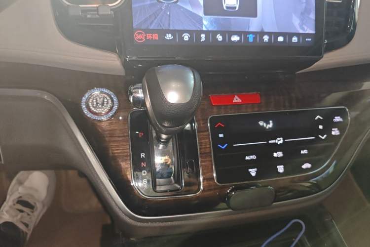 Used Honda Odyssey 2015 2.4L Luxury Edition Gear Lever
