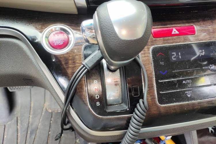 Used Honda Odyssey 2015 2.4L Smart Edition Gear Lever