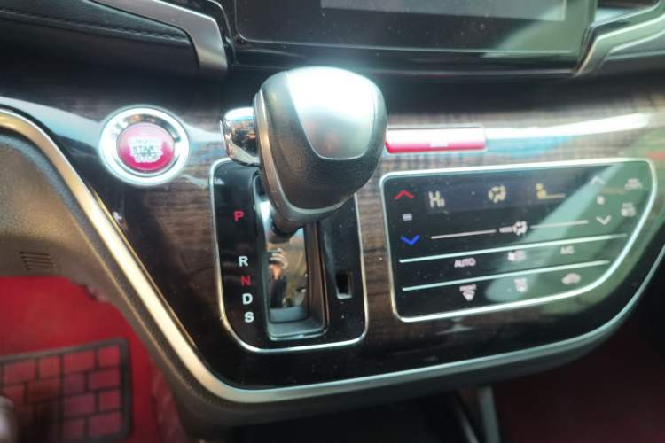 Used Honda Odyssey 2015 Updated Version 2.4L Smart Edition Gear Lever
