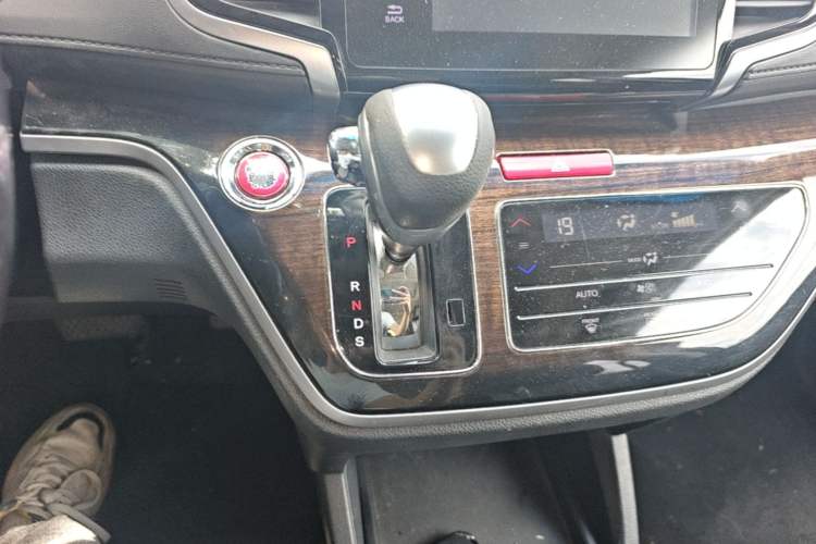 Used Honda Odyssey 2015 2.4L Smart Edition Gear Lever