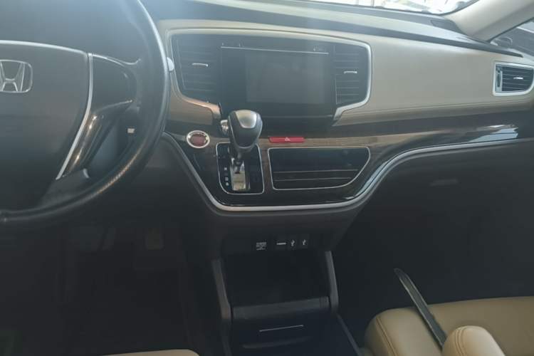 Used Honda Odyssey 2015 Revised 2.4L Luxury Edition Gear Lever