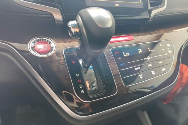 Used Honda Odyssey 2015 Updated Version 2.4L Smart Edition Gear Lever