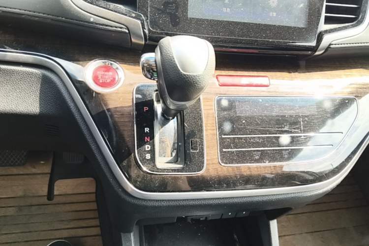 Used Honda Odyssey 2015 Updated Version 2.4L Smart Edition Gear Lever