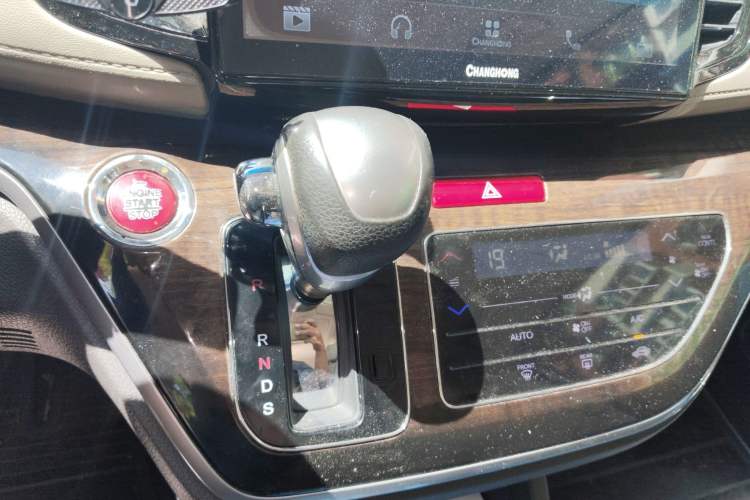 Used Honda Odyssey 2015 2.4L Smart Edition Gear Lever