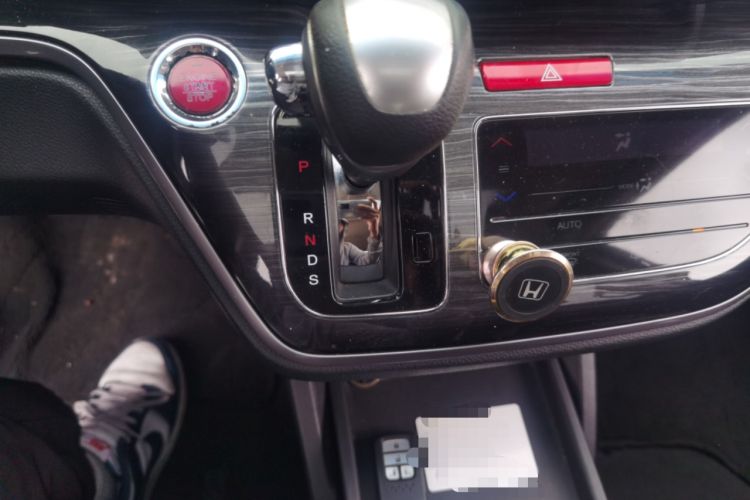 Used Honda Odyssey 2015 Updated 2.4L Smart Cool Version Gear Lever