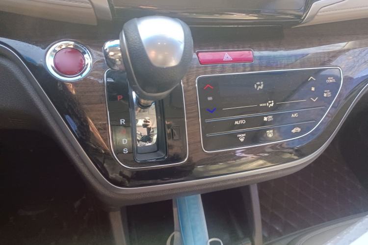 Used Honda Odyssey 2015 Updated Version 2.4L Smart Edition Gear Lever