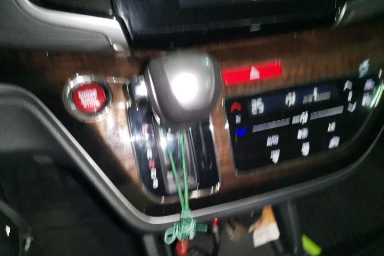 Used Honda Odyssey 2015 2.4L Smart Edition Gear Lever