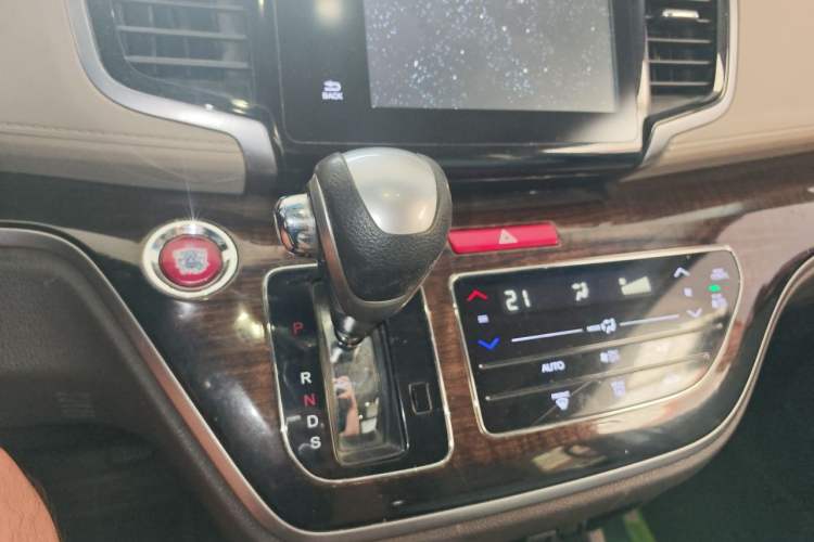 Used Honda Odyssey 2015 2.4L Luxury Edition Gear Lever