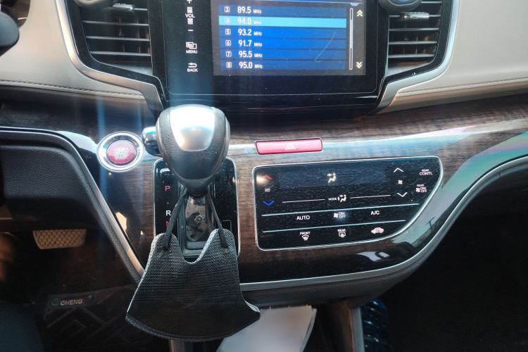 Used Honda Odyssey 2015 2.4L Smart Edition Gear Lever