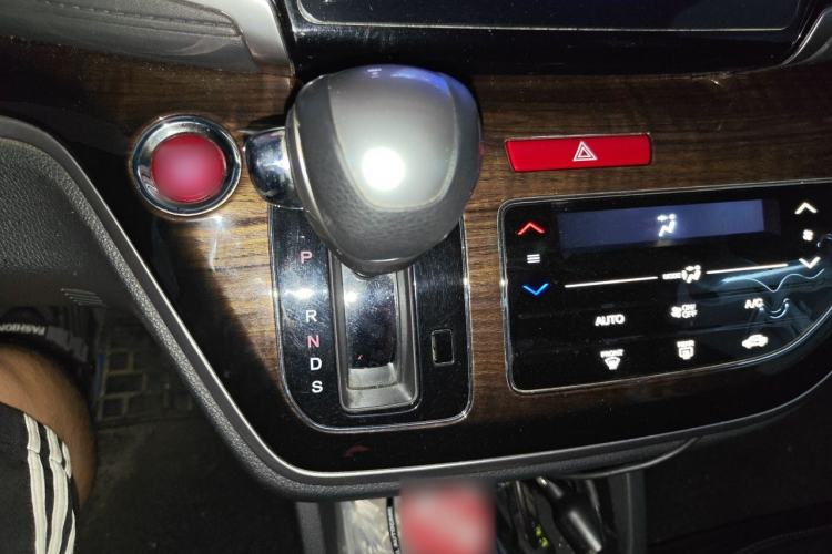 Used Honda Odyssey 2015 Updated Version 2.4L Smart Edition Gear Lever