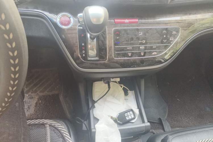 Used Honda Odyssey 2015 Updated Version 2.4L Smart Edition Gear Lever