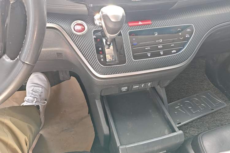 Used Honda Odyssey 2015 Updated Version 2.4L Smart Edition Gear Lever