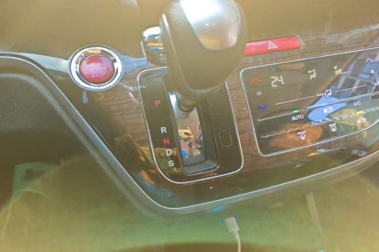 Used Honda Odyssey 2015 Updated Version 2.4L Smart Edition Gear Lever