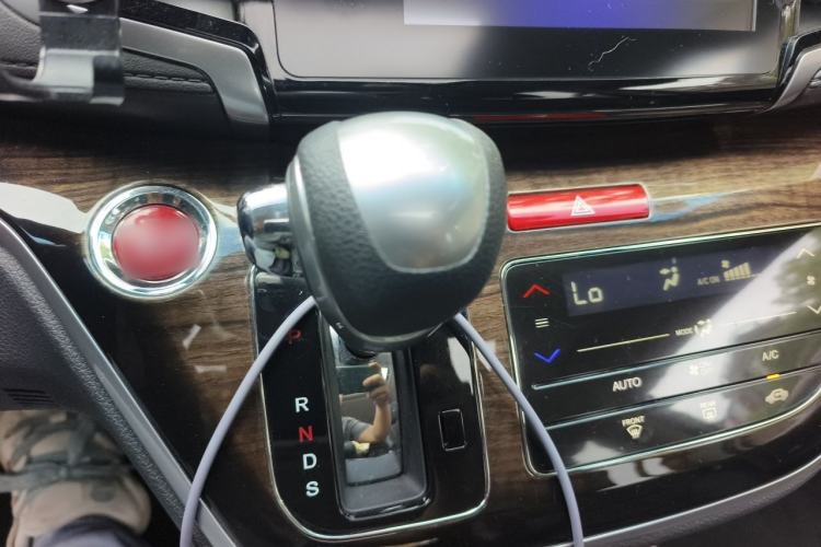 Used Honda Odyssey 2015 Updated Version 2.4L Smart Edition Gear Lever