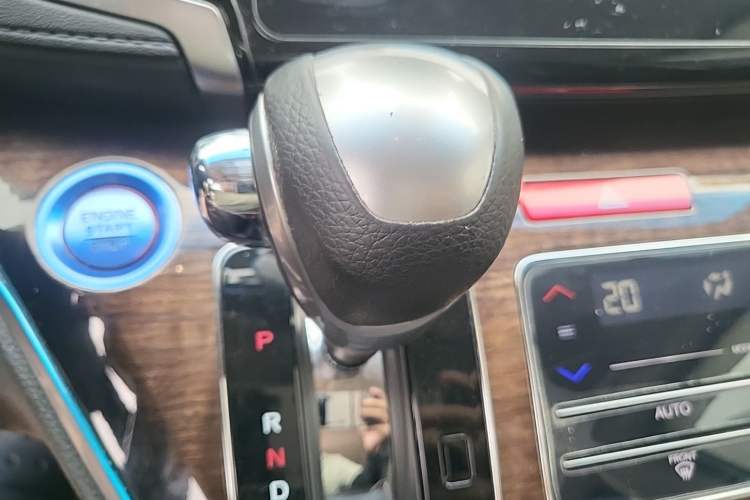 Used Honda Odyssey 2015 Updated Version 2.4L Smart Edition Gear Lever