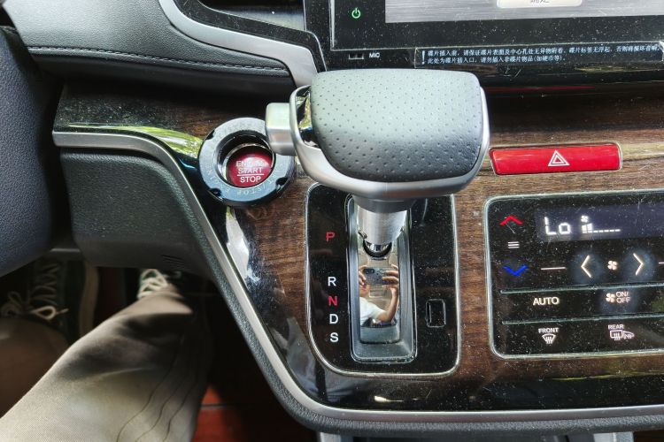 Used Honda Odyssey 2015 Revised Version 2.4L Supreme Edition Gear Lever