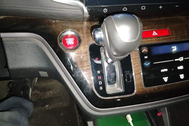 Used Honda Odyssey 2015 Updated Version 2.4L Smart Edition Gear Lever