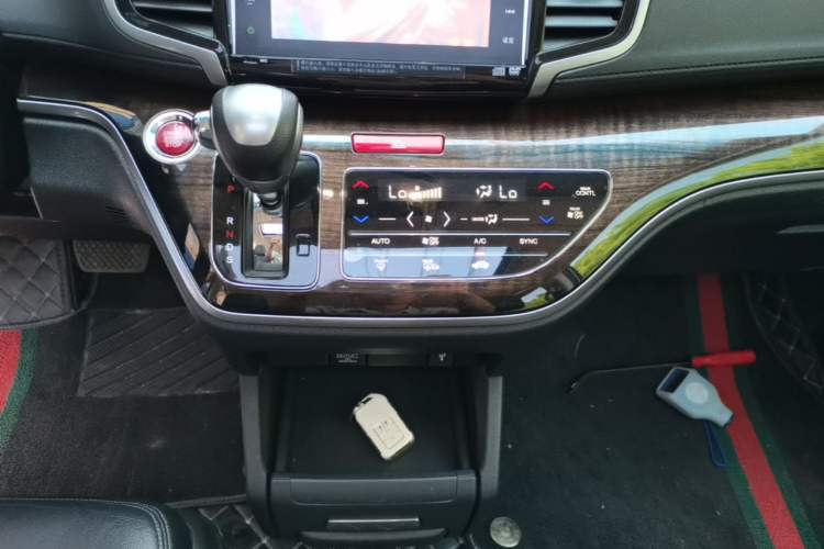 Used Honda Odyssey 2015 Revised Version 2.4L Supreme Edition Gear Lever