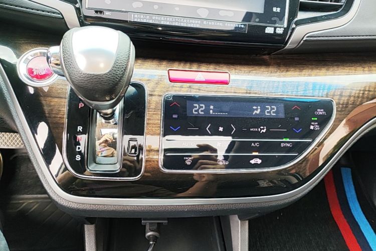 Used Honda Odyssey 2015 2.4L Supreme Edition Gear Lever