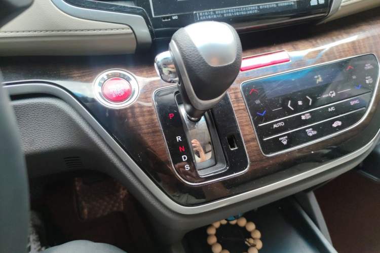Used Honda Odyssey 2015 2.4L Supreme Edition Gear Lever