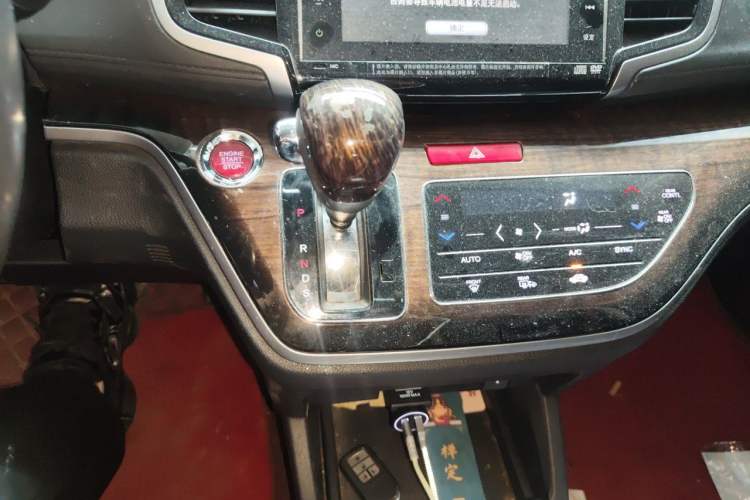Used Honda Odyssey 2015 2.4L Supreme Edition Gear Lever