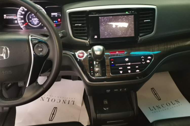 Used Honda Odyssey 2015 Updated Version 2.4L Smart Edition Gear Lever