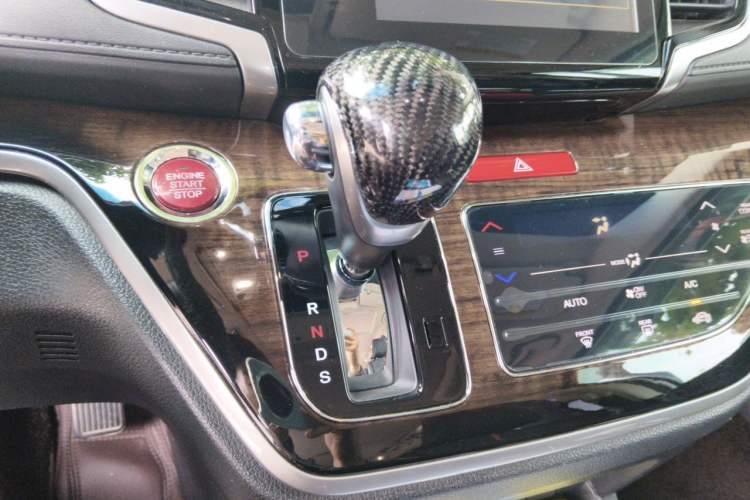Used Honda Odyssey 2015 Updated Version 2.4L Smart Edition Gear Lever