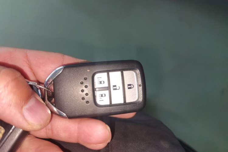 Used Honda Odyssey 2015 Updated Version 2.4L Smart Edition Interior 1