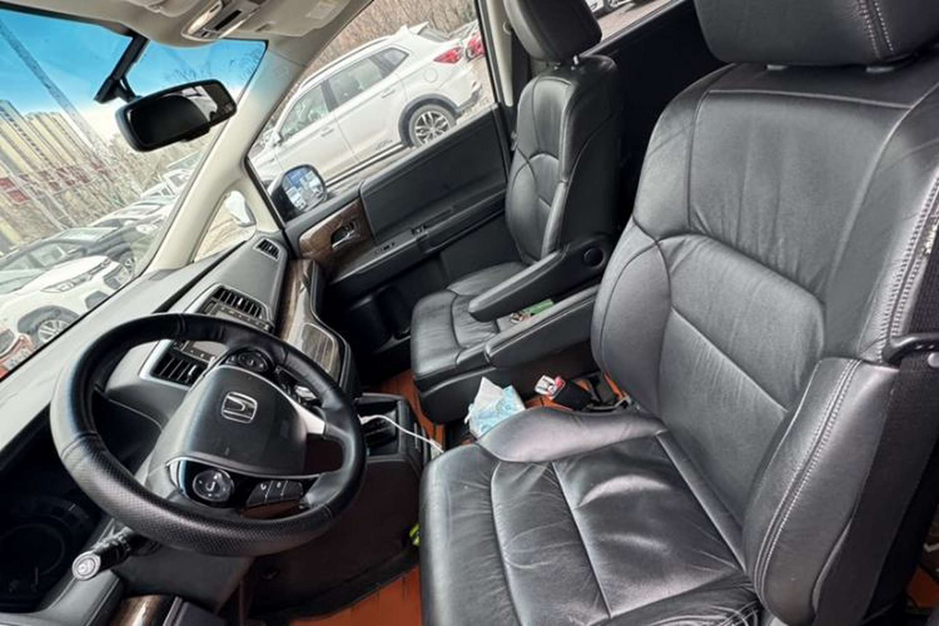 Used Honda Odyssey 2015 Revised Version 2.4L Supreme Edition Interior 1