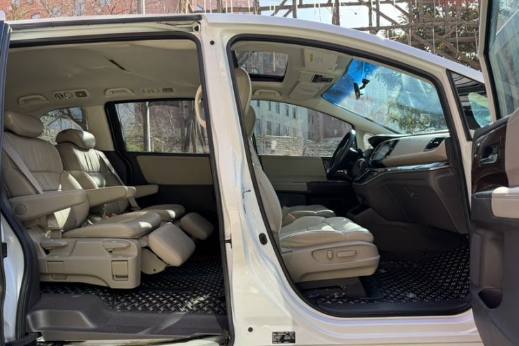 Used Honda Odyssey 2015 2.4L Smart Edition Interior 1