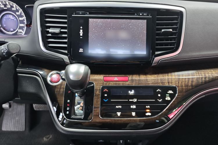 Used Honda Odyssey 2015 Updated Version 2.4L Smart Edition Interior 1