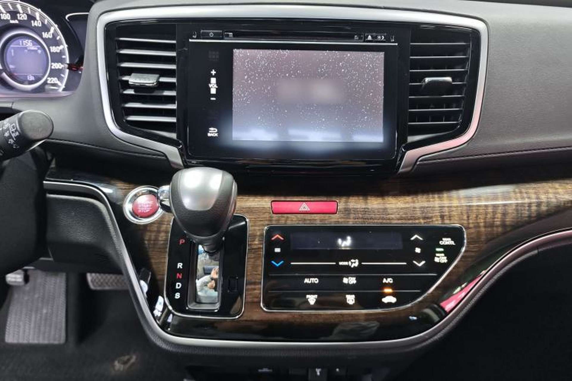 Used Honda Odyssey 2015 Updated Version 2.4L Smart Edition Interior 1