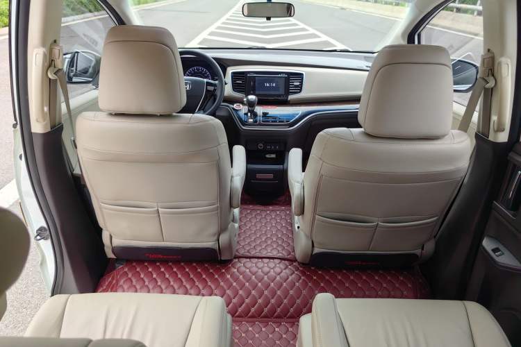 Used Honda Odyssey 2015 Revised 2.4L Luxury Edition Interior 10