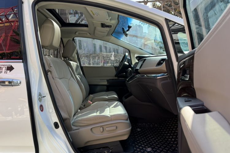 Used Honda Odyssey 2015 2.4L Smart Edition Interior 10