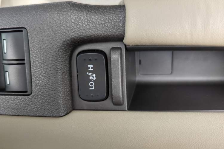 Used Honda Odyssey 2015 Revised 2.4L Luxury Edition Interior 12