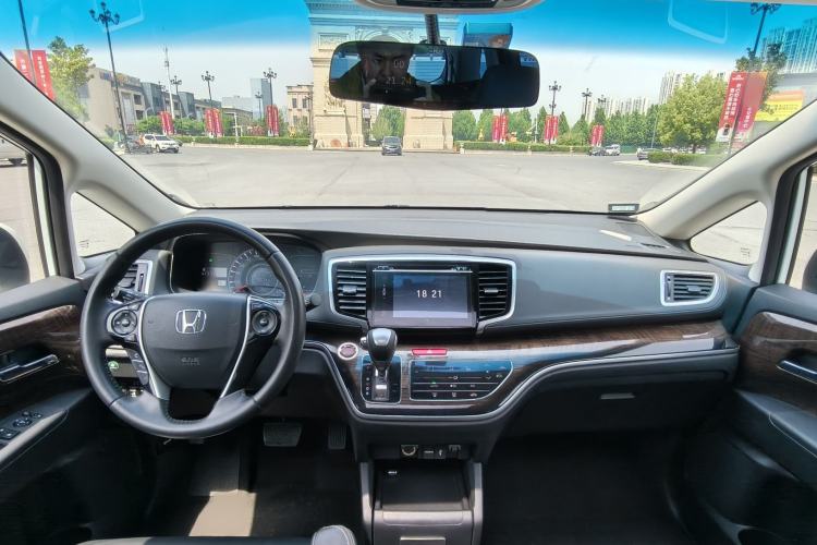 Used Honda Odyssey 2015 Updated Version 2.4L Smart Edition Interior 2