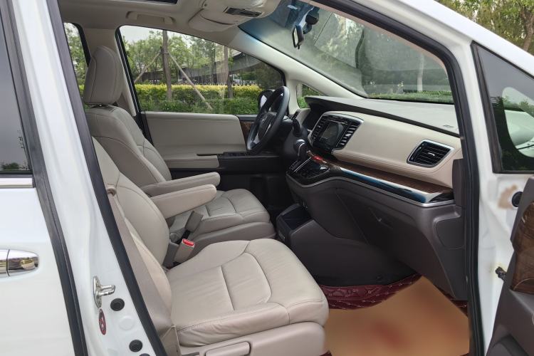 Used Honda Odyssey 2015 Revised 2.4L Luxury Edition Interior 2