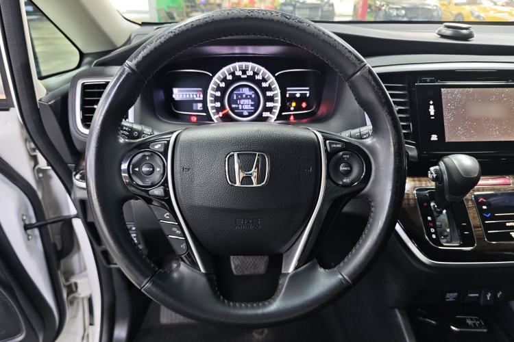 Used Honda Odyssey 2015 Updated Version 2.4L Smart Edition Interior 2