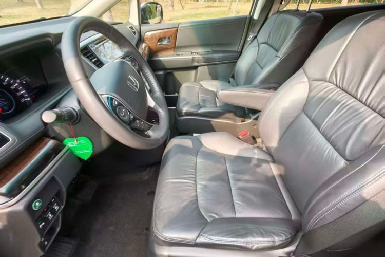 Used Honda Odyssey 2015 Updated Version 2.4L Smart Edition Interior 2