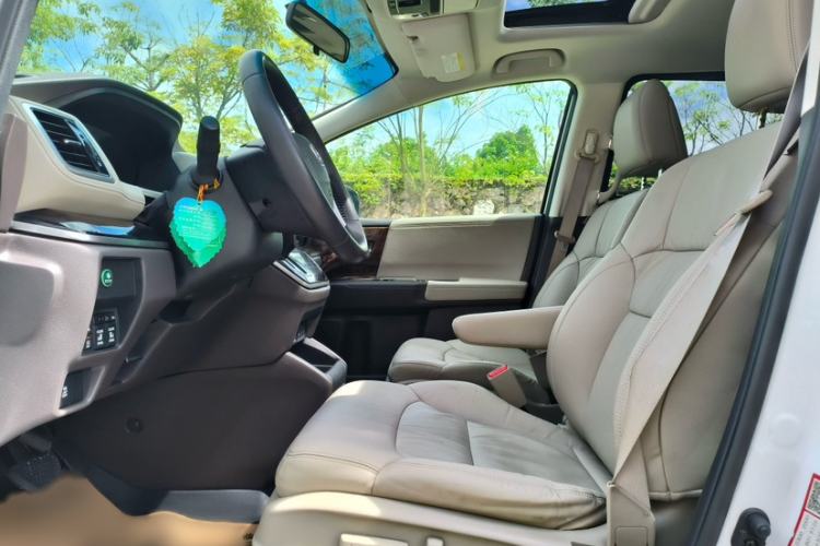 Used Honda Odyssey 2015 2.4L Smart Edition Interior 4