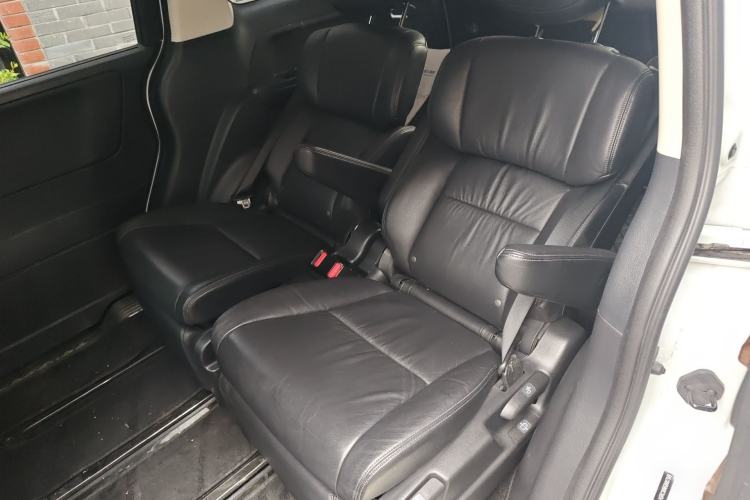 Used Honda Odyssey 2015 2.4L Supreme Edition Interior 4