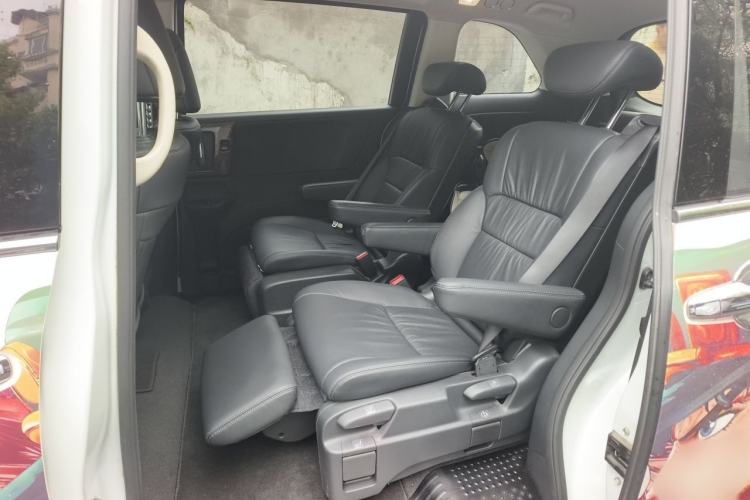 Used Honda Odyssey 2015 Updated Version 2.4L Smart Edition Interior 4