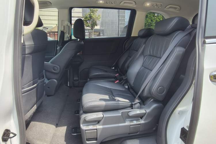 Used Honda Odyssey 2015 Updated Version 2.4L Smart Edition Interior 5
