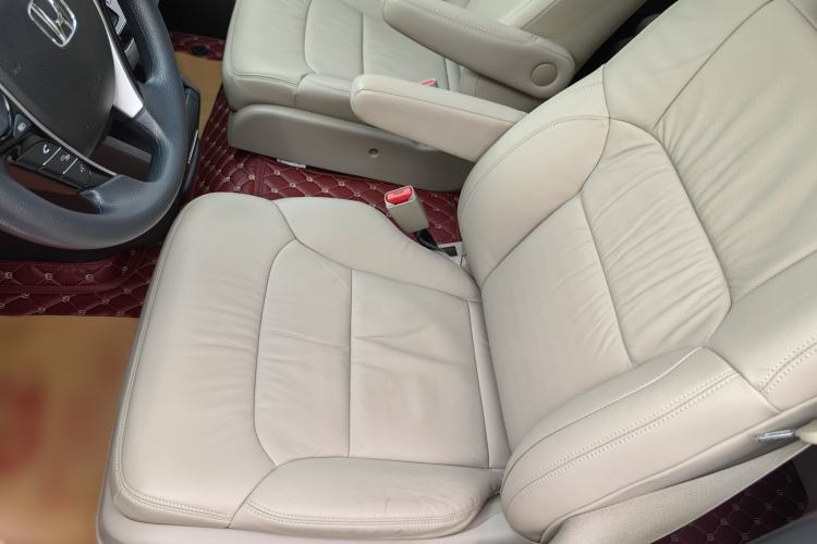 Used Honda Odyssey 2015 Revised 2.4L Luxury Edition Interior 5