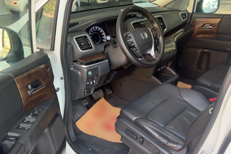 Used Honda Odyssey 2015 Updated Version 2.4L Smart Edition Interior 6