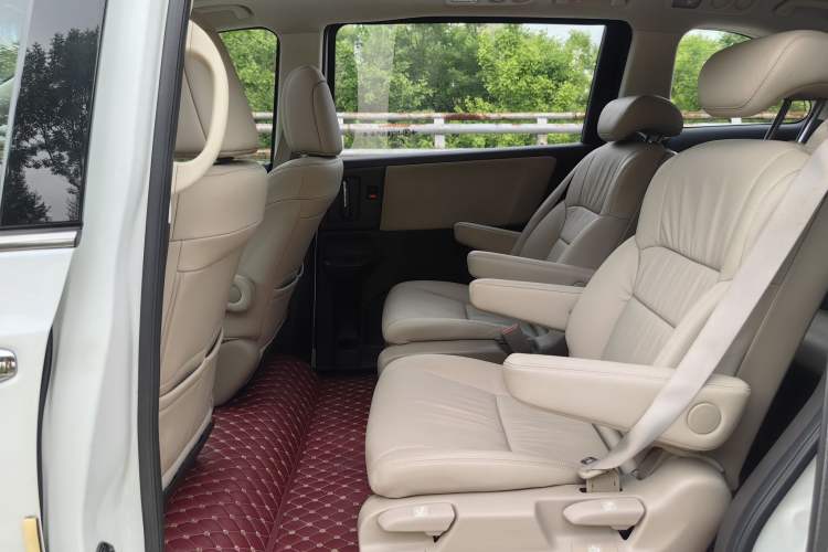 Used Honda Odyssey 2015 Revised 2.4L Luxury Edition Interior 7