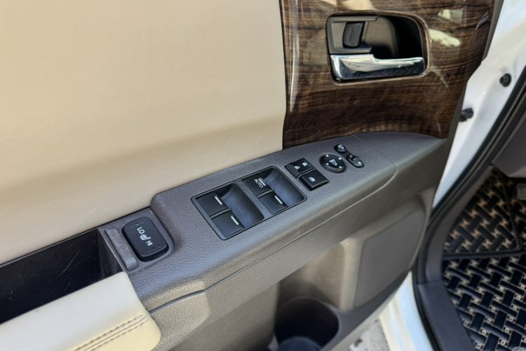 Used Honda Odyssey 2015 2.4L Smart Edition Interior 7