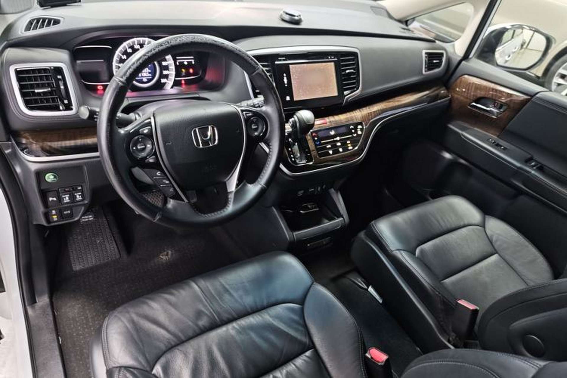 Used Honda Odyssey 2015 Updated Version 2.4L Smart Edition Interior 7
