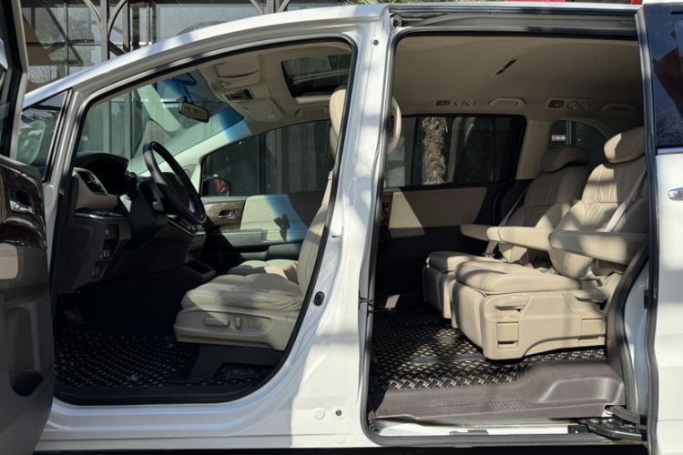 Used Honda Odyssey 2015 2.4L Smart Edition Interior 8