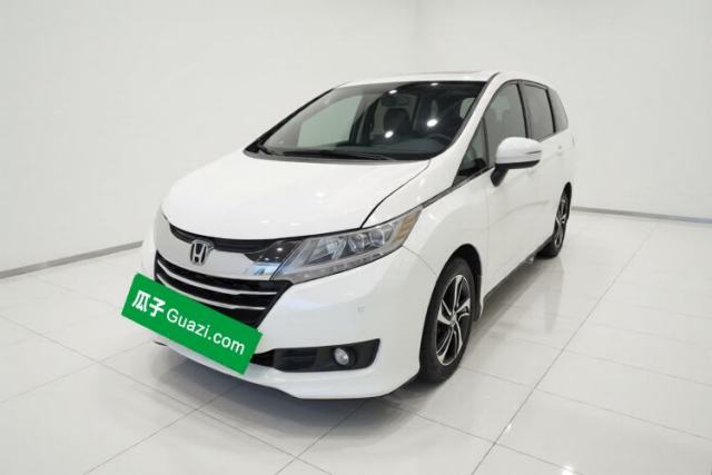 Używany Honda Odyssey 2015 Updated Version 2.4L Smart Edition